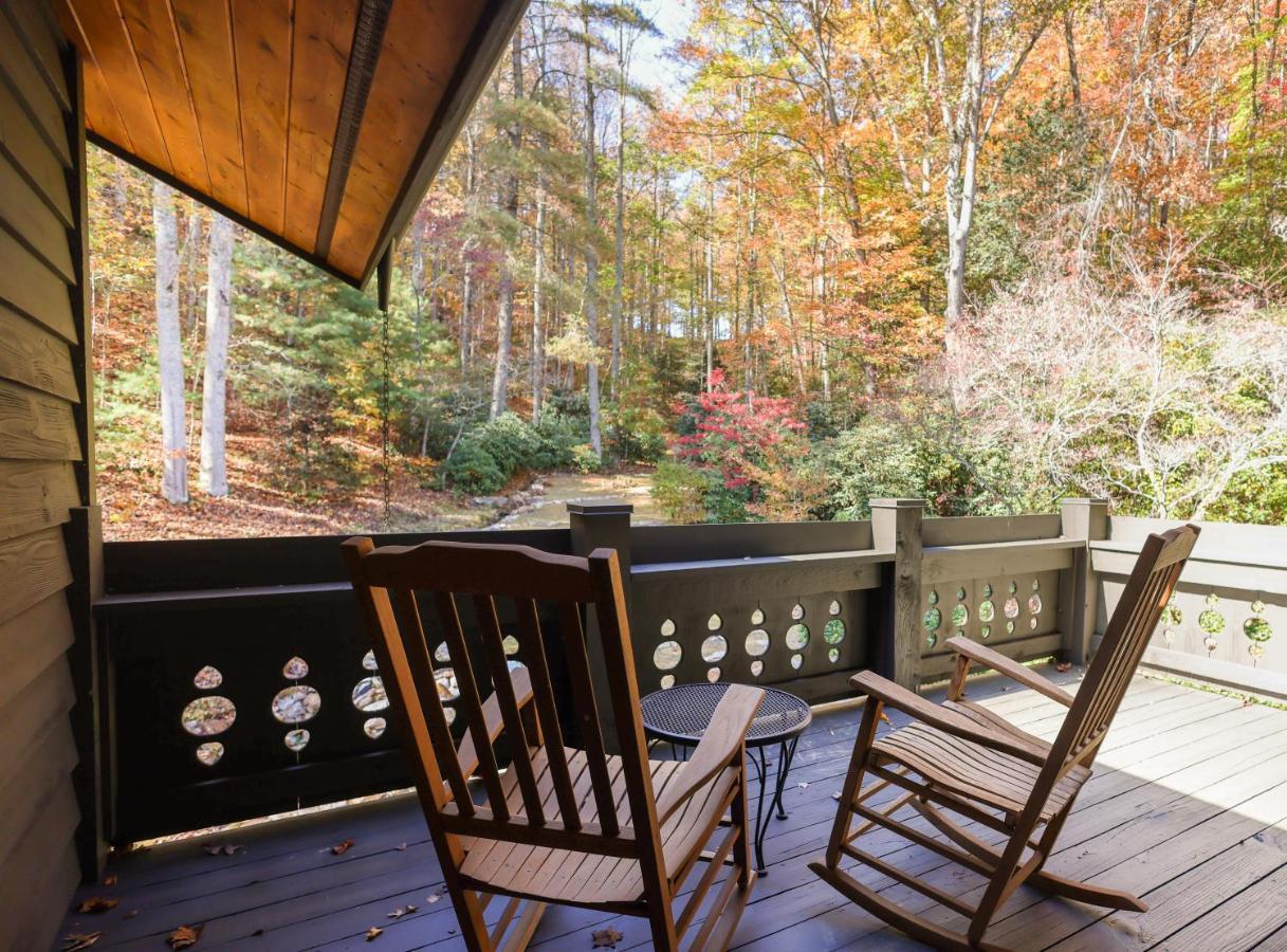 Outland Chalet & Suites Great Smoky Mountains Whittier Habitación foto